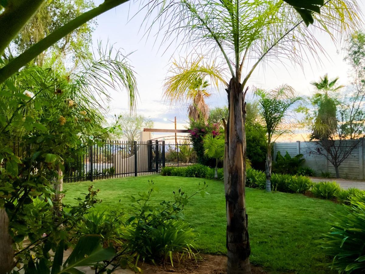 Oppi Draai Guesthouse Oudtshoorn Extérieur photo