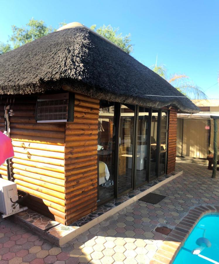Oppi Draai Guesthouse Oudtshoorn Extérieur photo