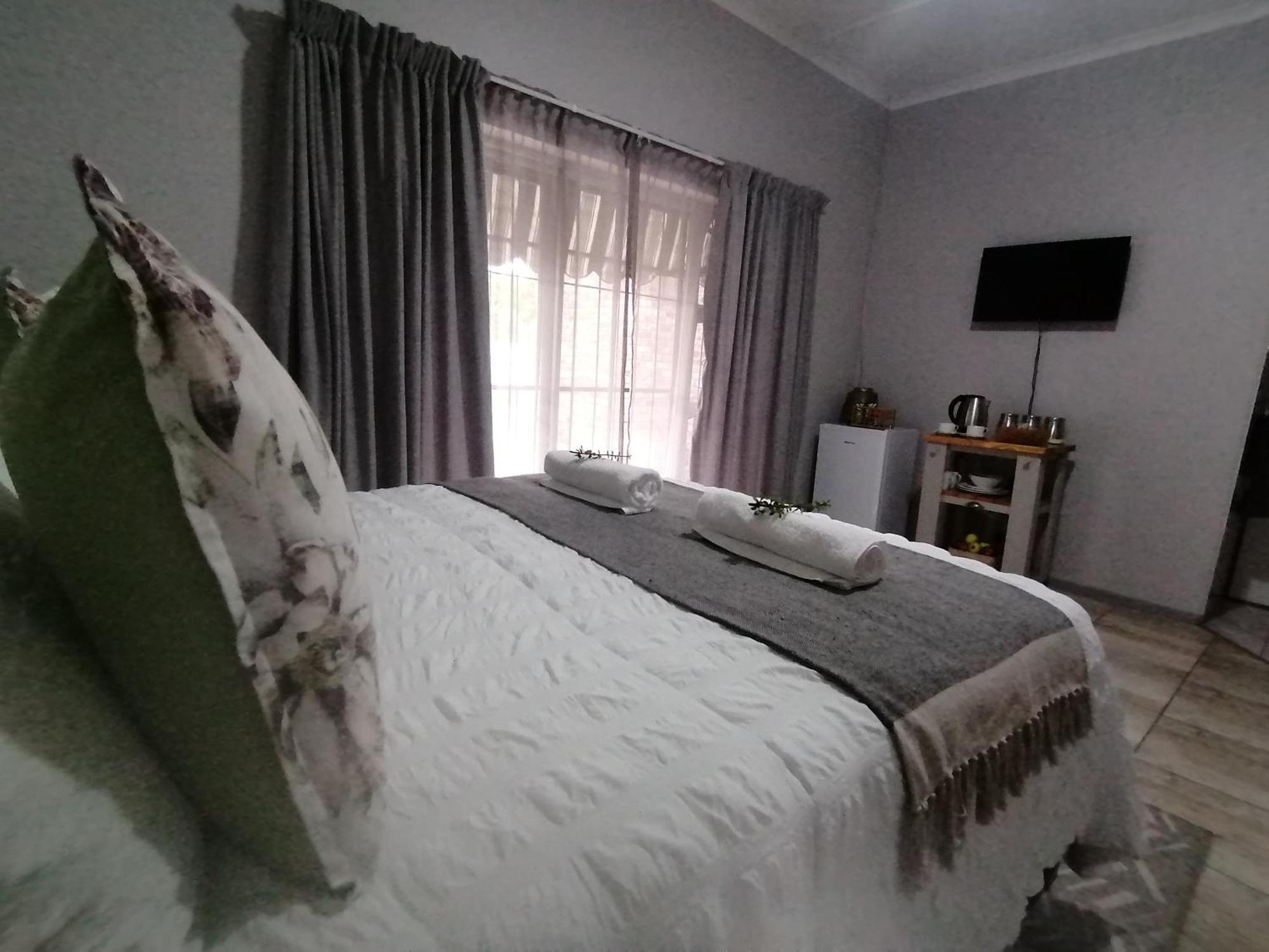 Oppi Draai Guesthouse Oudtshoorn Extérieur photo