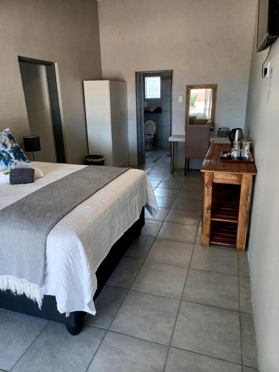Oppi Draai Guesthouse Oudtshoorn Extérieur photo
