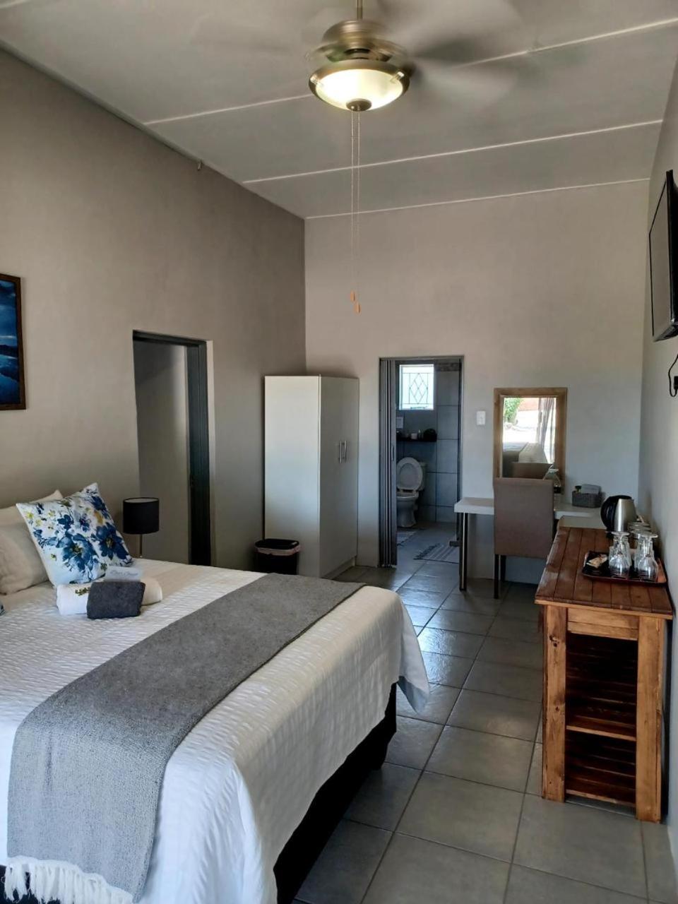 Oppi Draai Guesthouse Oudtshoorn Extérieur photo